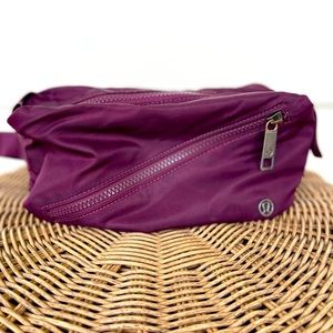 Lululemon waist or cross body bag